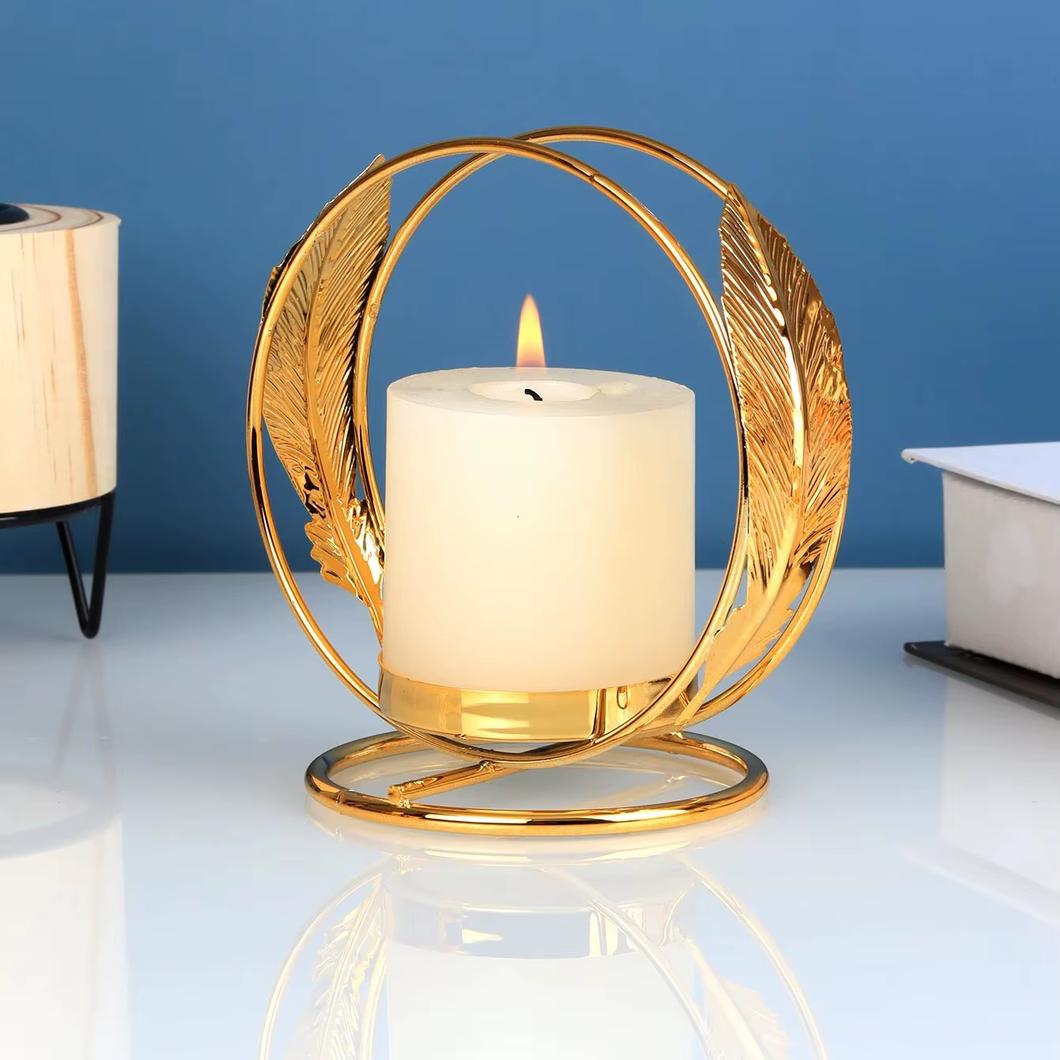 Bougeoir doré plume élégant