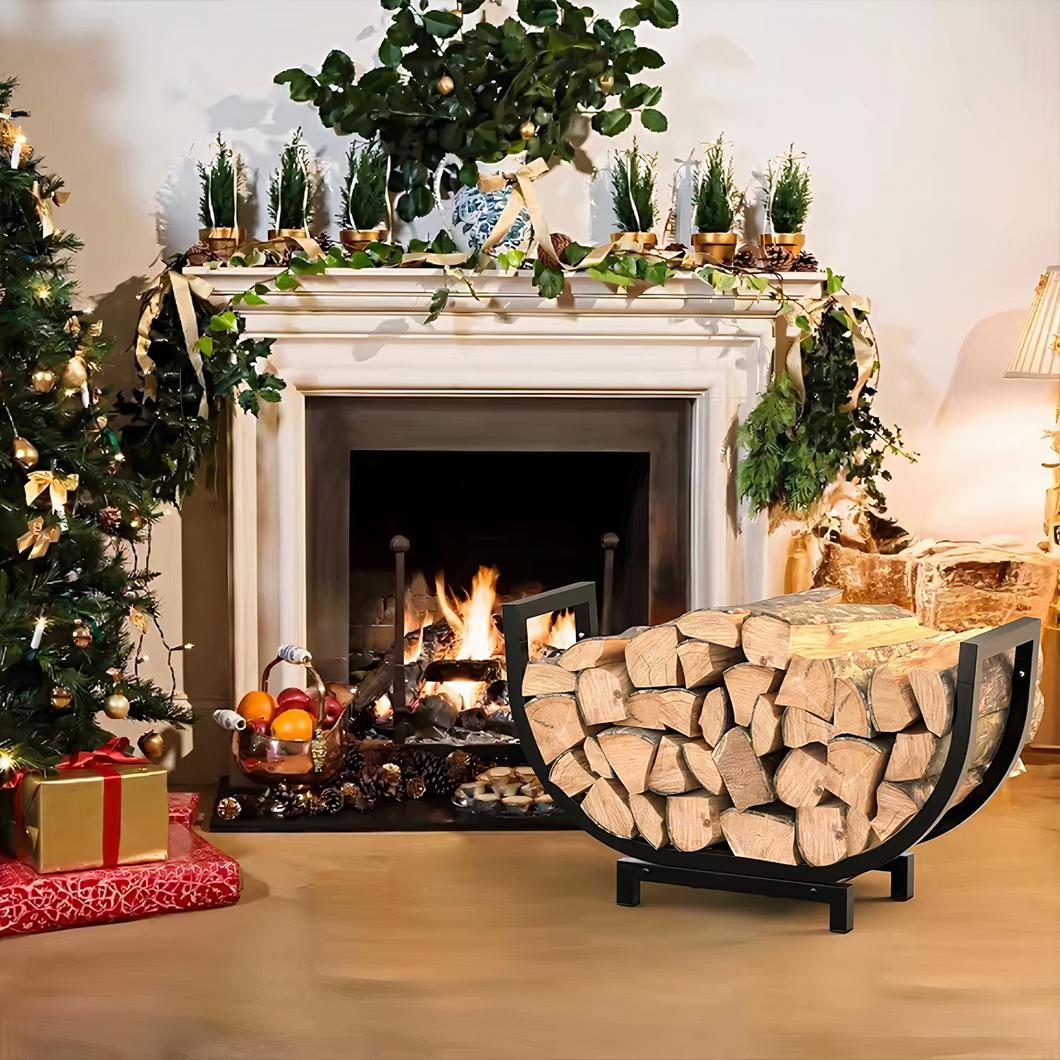 Panier à bois posé devant une cheminée.