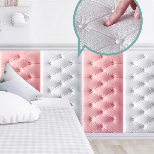 Panneaux déco adhésifs capitonnés roses et blancs utilisé en tête de lit.