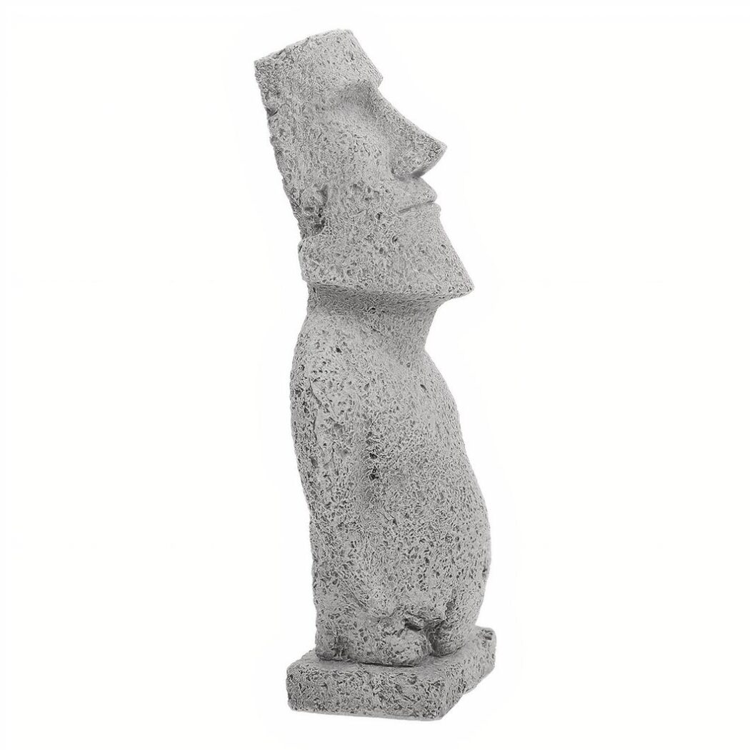 Photo d'une statuette Moai en grès gris sur un fond blanc