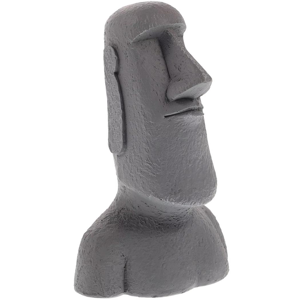 Photo d'une statuette Moai tête et buste grise vue de 3/4 profil sur un fond blanc